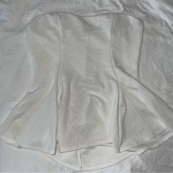 WHITE TOP - Picture 2 of 3